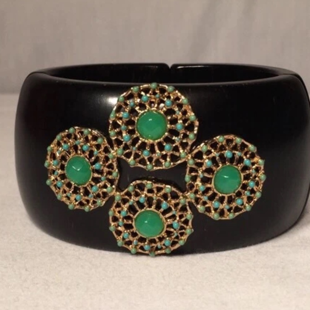 Stella and Dot Wooden Hinge Enamel Bracelet Green Gold Filigree Bangle Boho